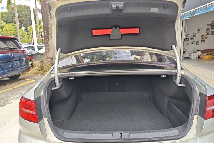 Used Volkswagen Magotan 2017 330TSI DSG Leading Model
