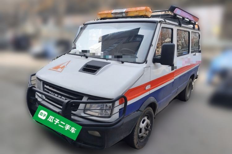 Used Iveco Daily 2017 2.5T A35 Low-Roof 5-7 Seater Passenger Van 47Z5