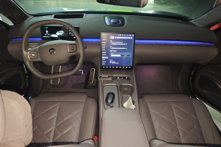Used Nio ET7 2024 75 kWh Executive Edition Center Console