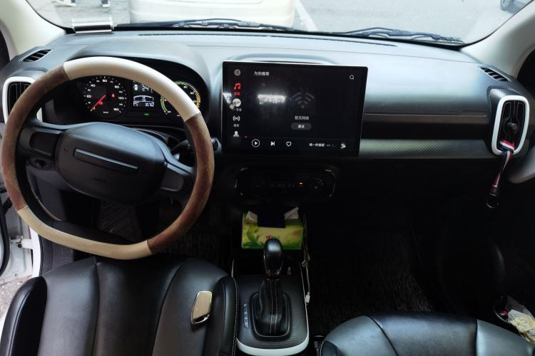 Used Roewe Clever 2022 311km QiQi BoBo Edition Center Console