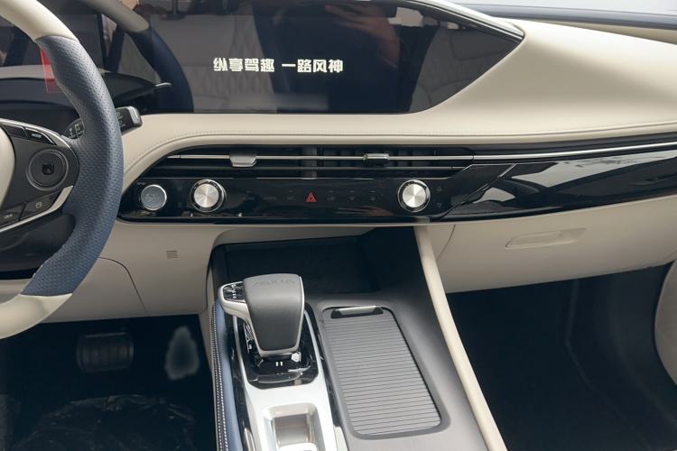 Used Dongfeng Aeolus Huge 2022 Mach Power 1.5T Dare-to-Love Edition
