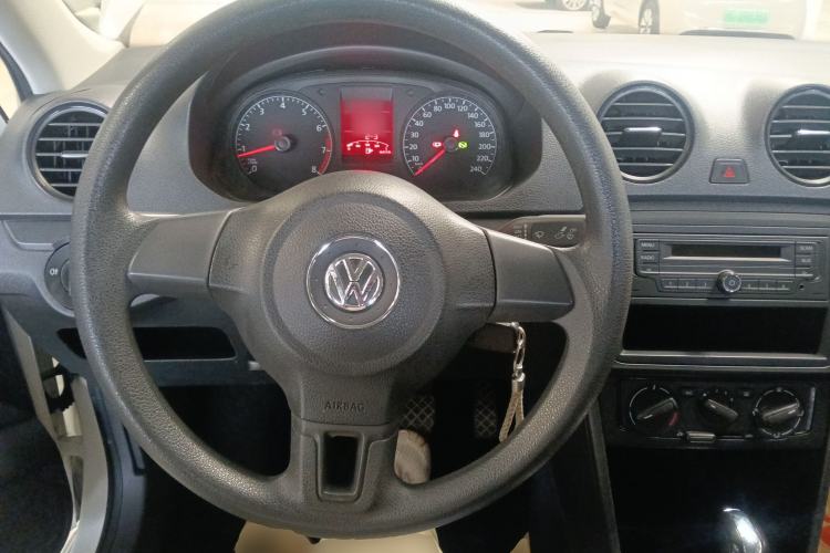 Used Volkswagen Jetta 2015 1.6L Automatic Fashion Model Steering Wheel