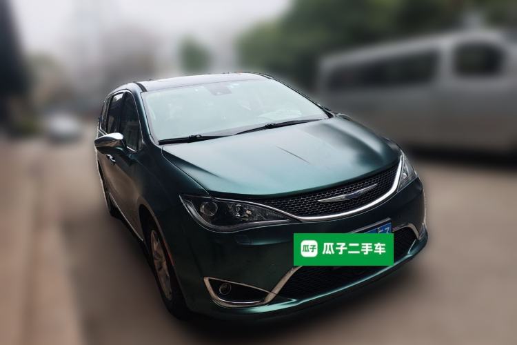 Used Chrysler Grand Voyager 2017 3.6L Premium Edition
