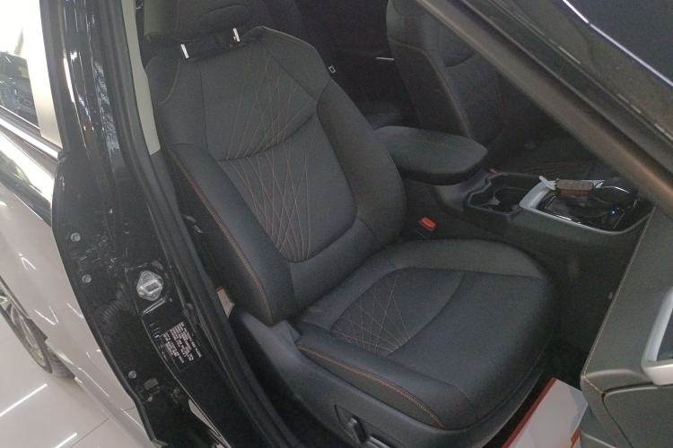 Used Toyota RAV4 2024 2.0L CVT Two-Wheel Drive Fashion Plus Edition Right Front Seat