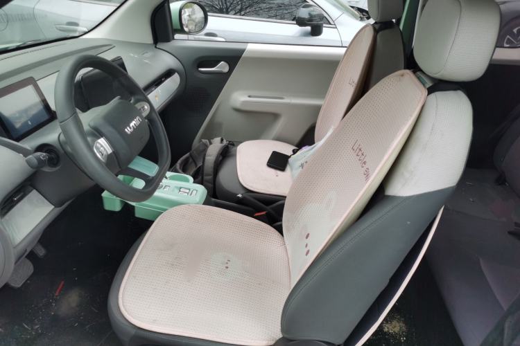 Used CHANGAN NEVO Lumin 2022 155 km – Refreshingly Sweet Edition Left Front Seat