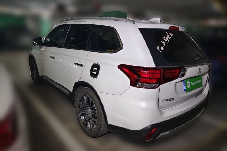 Used Mitsubishi Outlander 2018 2.4L 4x4 Luxury Edition 7-Seater
