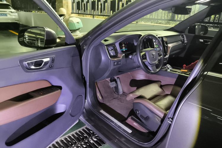 Used Volvo XC60 2022 B5 4x4 Smart Luxury Edition