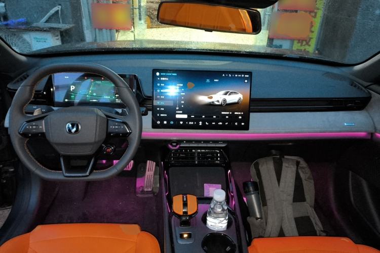 Used CHANGAN UNI-V 2025 Model Third-Generation 2.0T Dynamic Edition Center Console