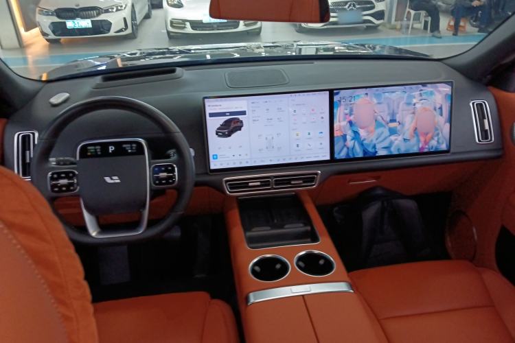 Used Li Auto L8 2024 Pro Model Center Console