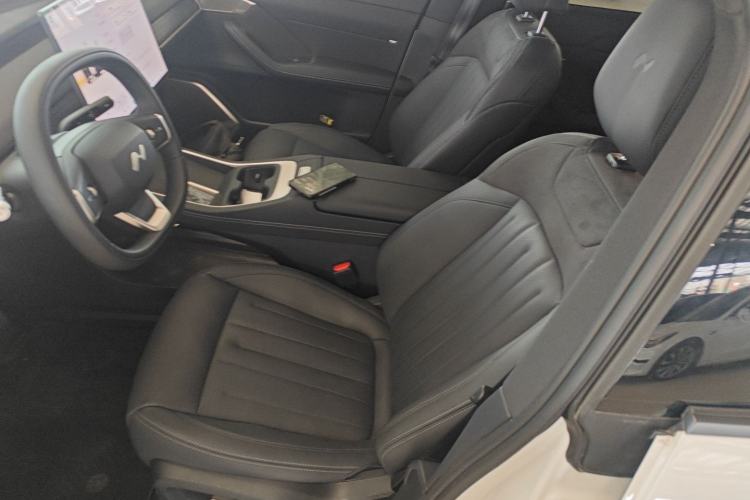 Used ONVO L60 2024 60 kWh Rear-Drive Version