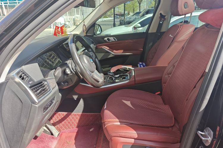 Used BMW X5 2022 Restyled xDrive 30Li Luxury Version M Sport Package Left Front Seat