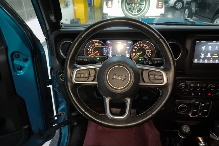 Used Jeep Wrangler 2019 2.0T Sahara Four-Door Version China VI Emission Standard