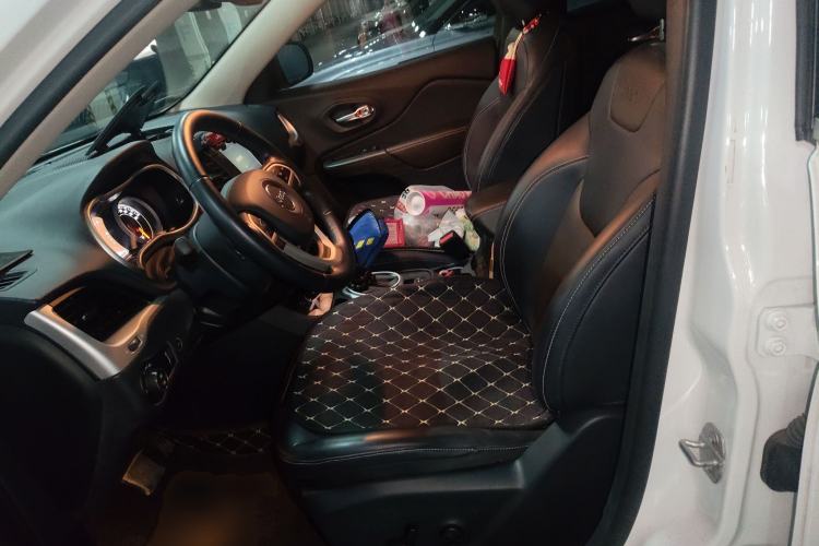 Used Jeep Cherokee 2020 2.0L Two-Wheel Drive Classic Sports Edition