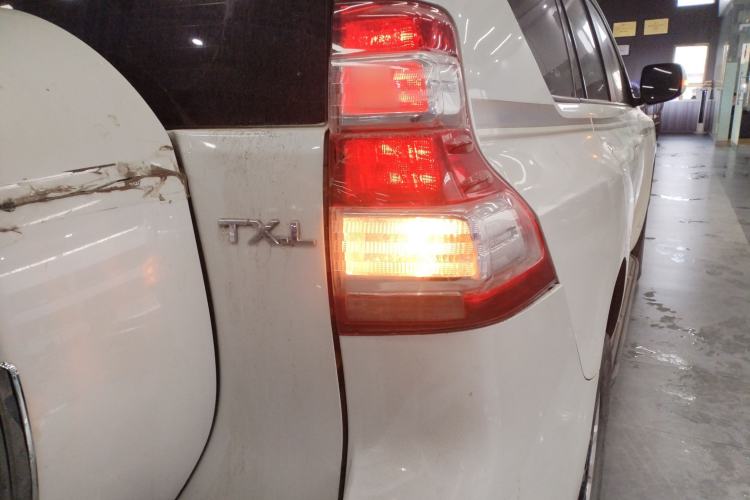 Used Toyota Prado 2017 4000 TXL Dual Airbags Side-Mounted – Middle East Version