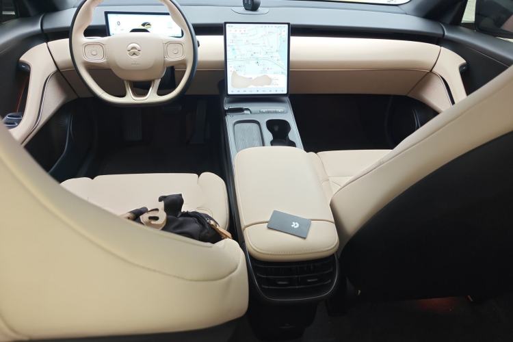 Used Nio ET5 2022 75 kWh Center Console