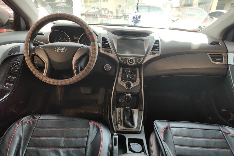 Used Hyundai Elantra (5th Generation / Langdong) 2015 1.6L Automatic Leading Model Center Console