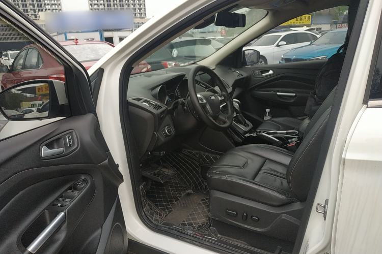 Used Ford Kuga 2015 2.0L GTDi Four-Wheel-Drive Sport Model
