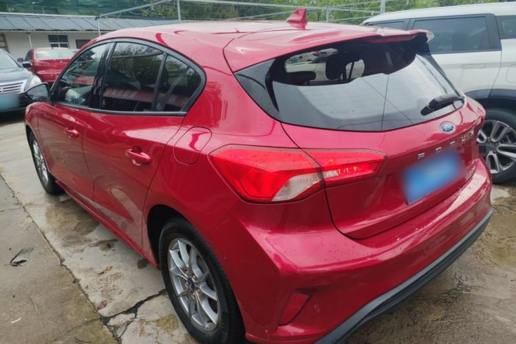 Used Ford Focus 2020 Hatchback EcoBoost 180 Automatic Trend Edition Exterior 2