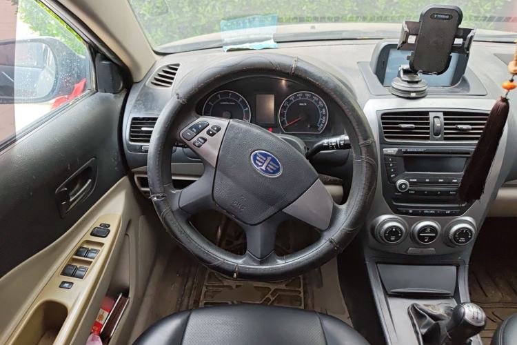 Used Bestune B50 2011 1.6L manual fashion version
