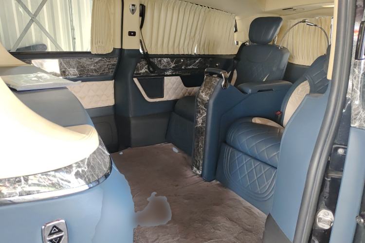 Used Mercedes-Benz Vito 2021 2.0T Elite Version 8 Seats Left Rear Seat