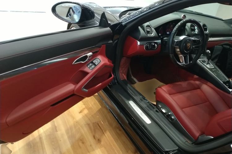 Used Porsche 718 2022 Cayman 2.0T Driver Seat