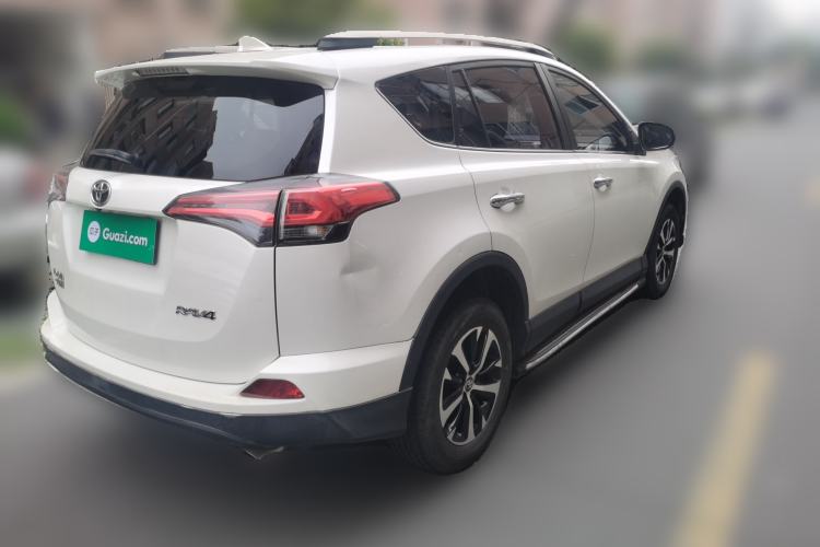 Used Toyota RAV4 2019 2.0L CVT Two-Wheel Drive Luxury Version China VI Standard