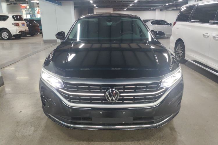 Used Volkswagen Passat 2023 Facelift 330TSI Luxury Edition Front