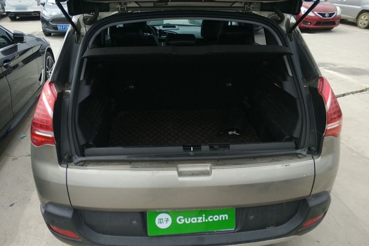 Used Peugeot 3008 2015 2.0L Automatic Trend Edition Trunk