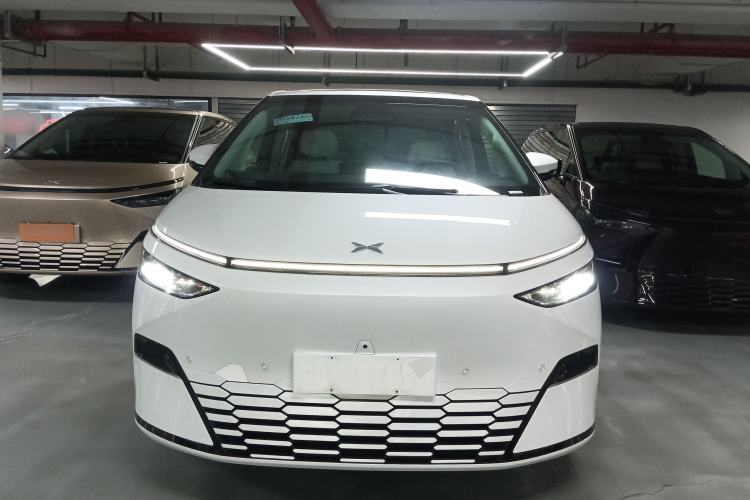 Used XPeng X9 2024 702 Ultra-Long Range Max
