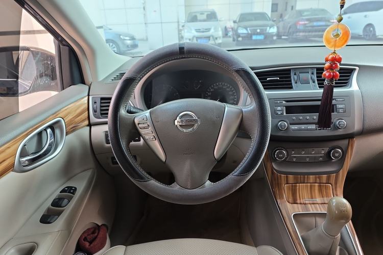 Used Nissan Sylphy 2012 1.6 XL Manual Luxury Edition
