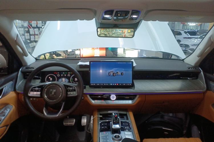 Used Tank 500 New Energy 2025 Hi4-Z Center Console