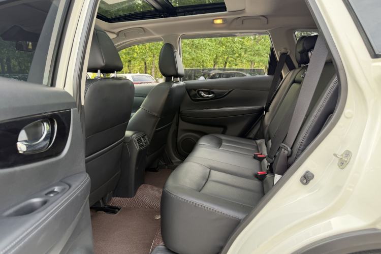 Used Nissan X-Trail 2022 2.0L Two-Wheel Drive Smart Connect & Comfort Edition