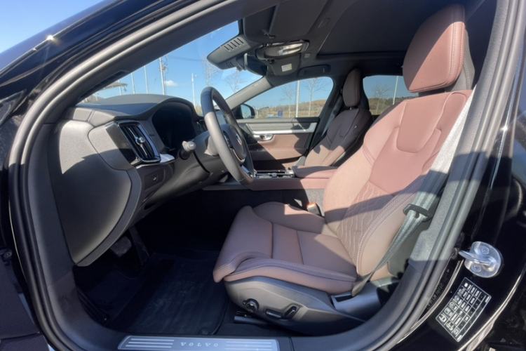 Used Volvo S90 2026 B5 Zhiyuan Luxury Edition