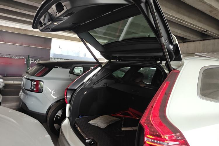 Used Volvo XC60 New Energy 2023 T8 Plug-in Hybrid Long-Range All-Wheel Drive Smart Luxury Edition
