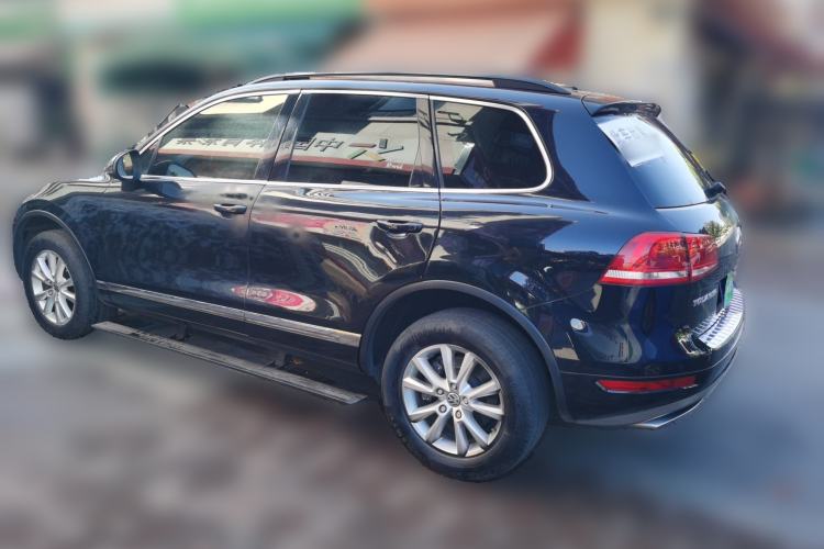 Used Volkswagen Touareg 2011 3.0 TSI High-End Version Rear Left 45 Deg