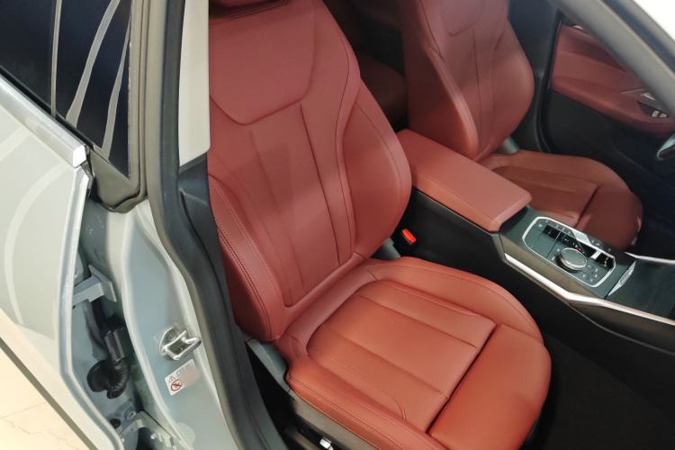 Used BMW 4 Series 2023 425i Gran Coupe M Sport Package Right Front Seat