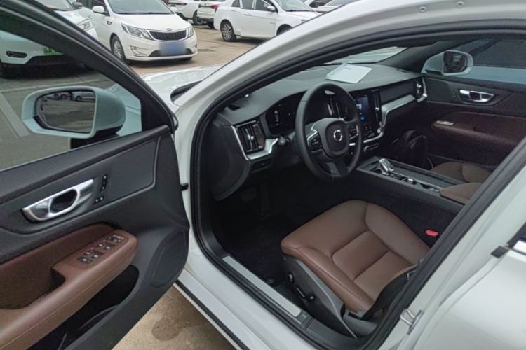 Used Volvo S60 2026 Model B4 Zhiyi Luxury Edition Driver Seat