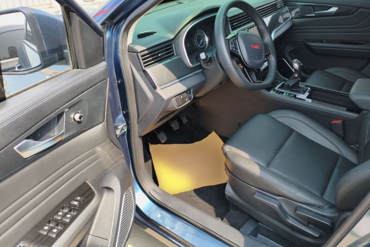 Used Sinotruk VGV U70 2020 1.5T Manual Elite Edition 7-Seater Driver Seat