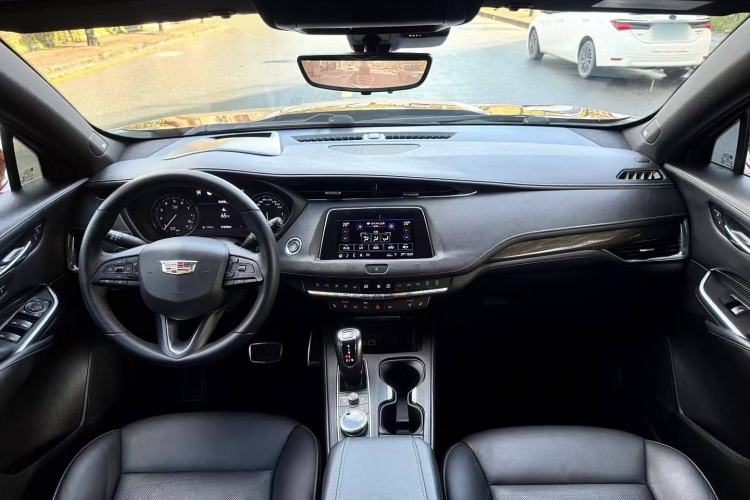 Used Cadillac XT4 2018 28T 4x4 Platinum Sport Edition
