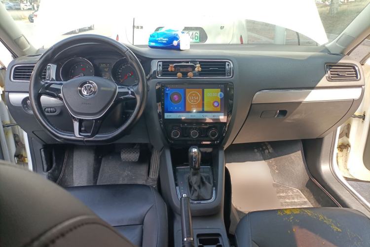 Used Volkswagen Sagitar 2015 1.6L Automatic Comfort Model
