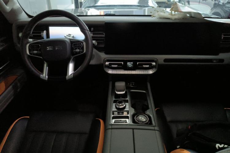 Used BAIC Off-Road BJ40 2024 2.0T All-New Urban Hunter Edition Chivalrous Style