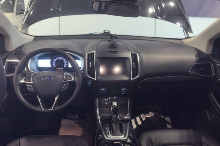 Used Ford Edge 2018 EcoBoost 245 Two-Wheel-Drive Titanium 7-Seater China V Standard Center Console