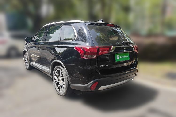 Used Mitsubishi Outlander 2018 2.0L Two-Wheel-Drive Jiale Edition 7-Seater