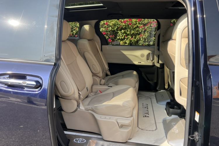 Used Toyota Sienna 2021 2.5L Hybrid Ultimate Edition