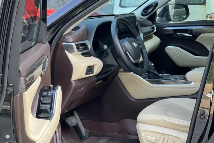 Used Toyota Highlander 2022 Dual-Engine 2.5L Four-Wheel Drive Supreme Edition 7-Seater

