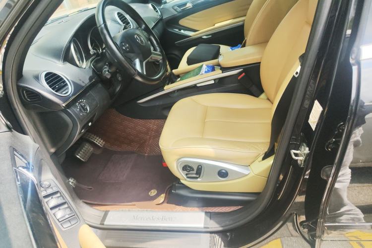 Used Mercedes-Benz M-Class 2010 ML 350 4MATIC Luxury Model Left Front Seat