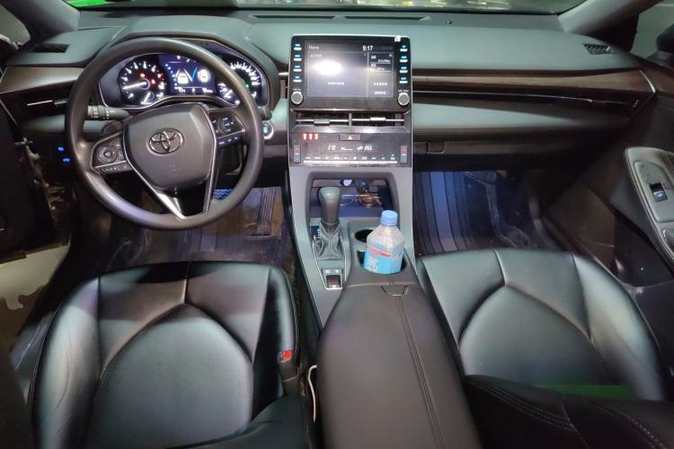 Used Toyota Avalon 2019 2.0L Ambition Edition China VI Center Console