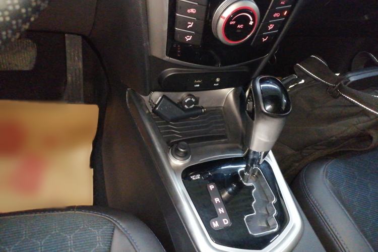 Used SsangYong Tivolan 2015 1.6L Automatic Two-Wheel Drive ZhiShang Edition
