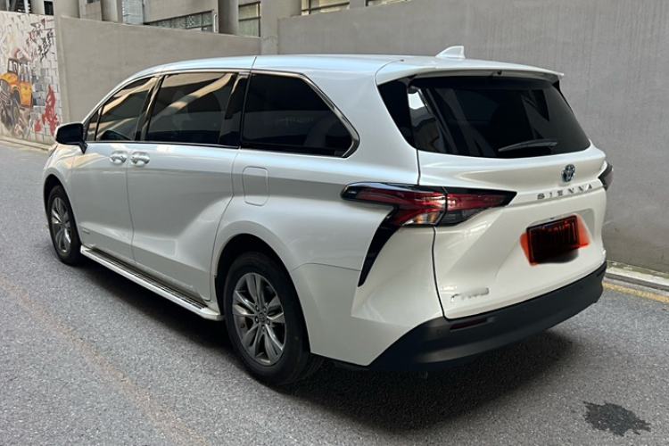 Used Toyota Sienna 2023 2.5L Hybrid Comfort Edition