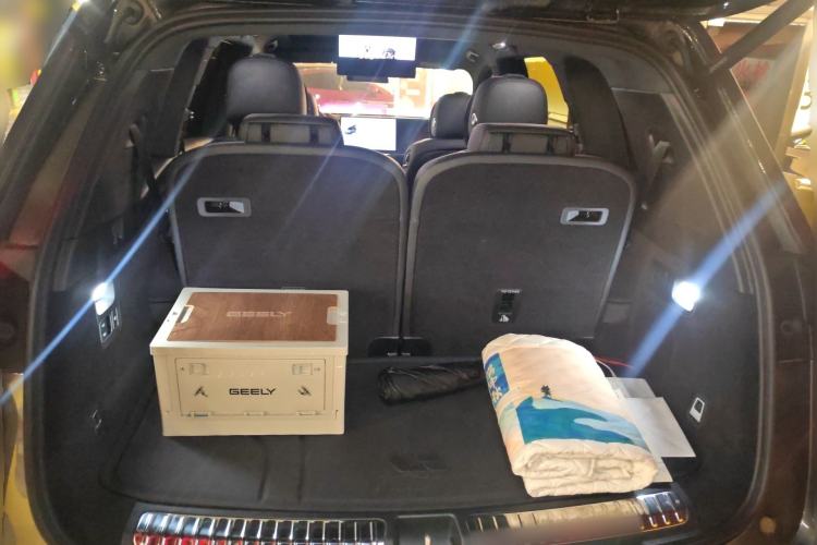 Used Li Auto L8 2024 Ultra Model Trunk